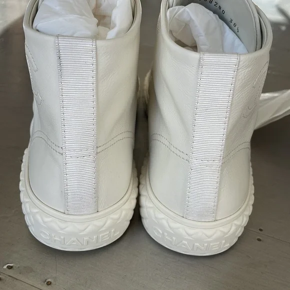 Chanel 21b high top white black quilted trainer cap toe velvet sneakers sz 38.5 - Picture 6 of 12